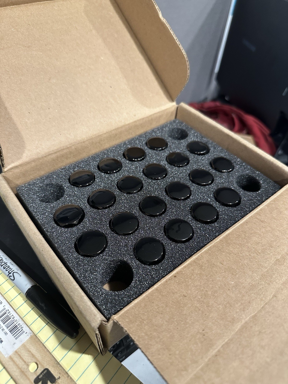 85553528 Genuine GM Pack of 20 Lug Nuts in Black (2019-2027)