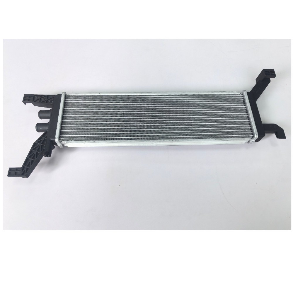 Fit 2013-2020 Maserati Quattroporte Ghibli SECONDARY WATER Radiator 670009821。