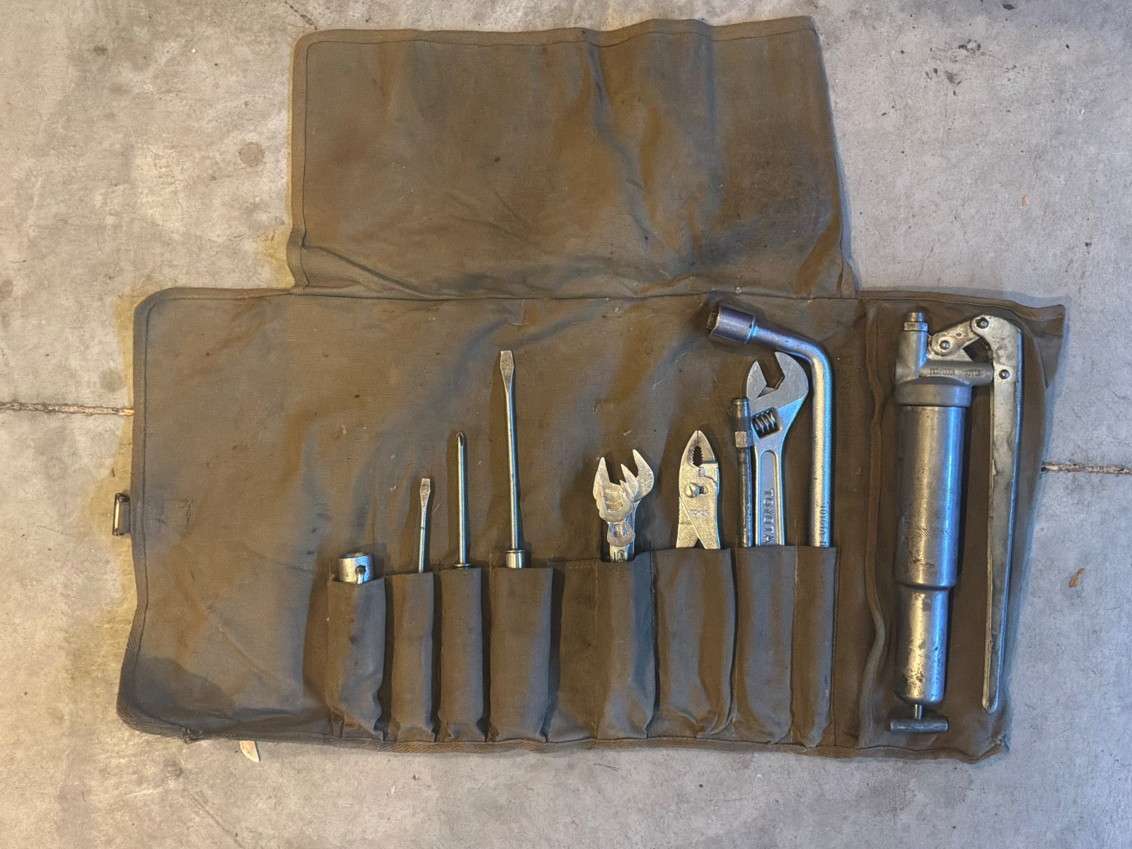 Toyota tools and canvas holder from 1971 Land Cruiser Toyota tools and canvas holder from 1971 Land Cruiser