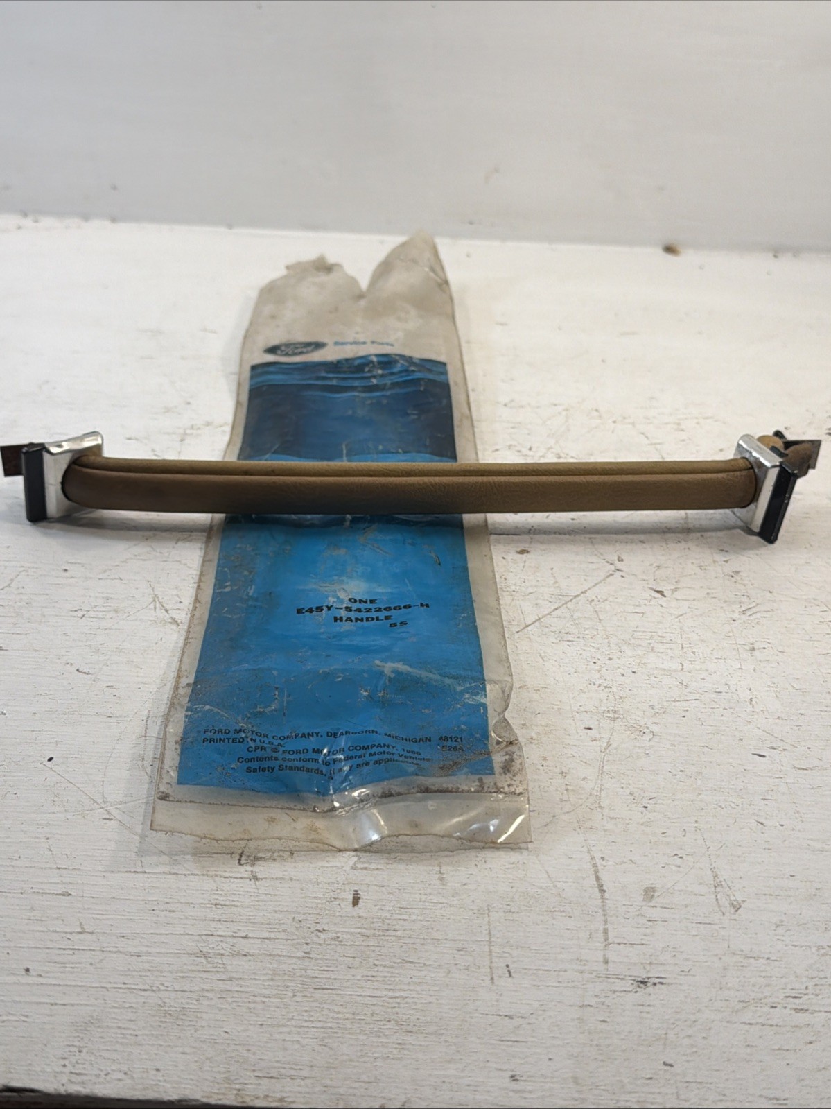 NOS OEM Ford E45Y-5422666-H Interior Door Pull Strap 1984-85 Lincoln Continental NOS OEM Ford E45Y-5422666-H Interior Door Pull Strap 1984-85 Lincoln Continental