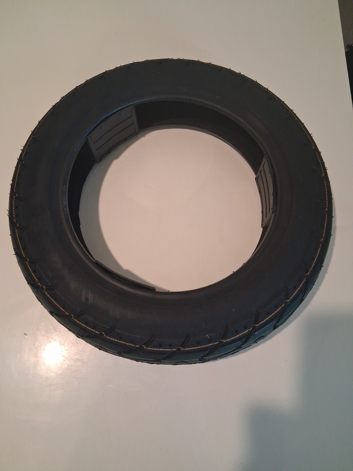 New MMG YX-P124-24 Tubeless Scooter Moped Tire 4PR TL Street Tread Fits 2.15 Rim