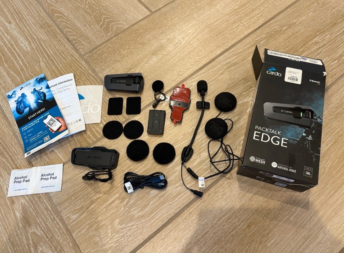 Cardo PackTalk Edge Headset Bluetooth with JBL Speakers - SCRATCHED UNIT. Cardo PackTalk Edge Headset Bluetooth with JBL Speakers - SCRATCHED UNIT.