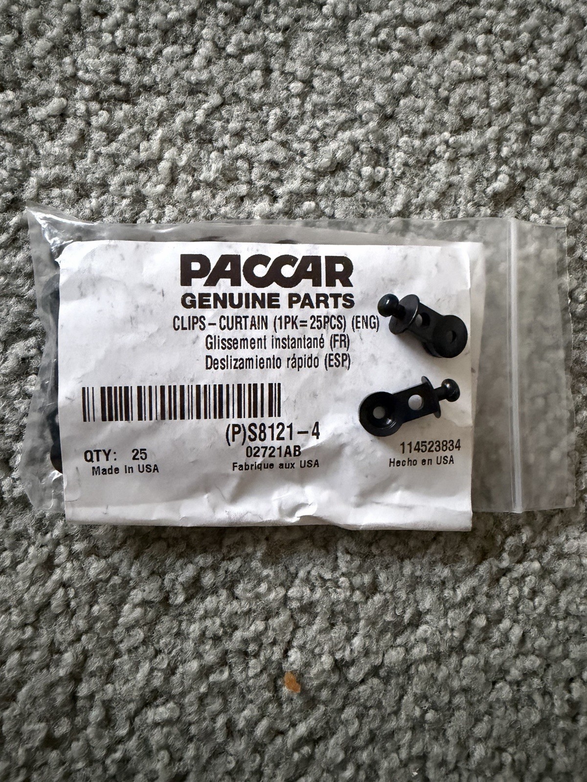 Qty: 25 Curtain Clips Peterbilt Kenworth Paccar S8121-4 Pack of 25 Clips OEM Qty: 25 Curtain Clips Peterbilt Kenworth Paccar S8121-4 Pack of 25 Clips OEM
