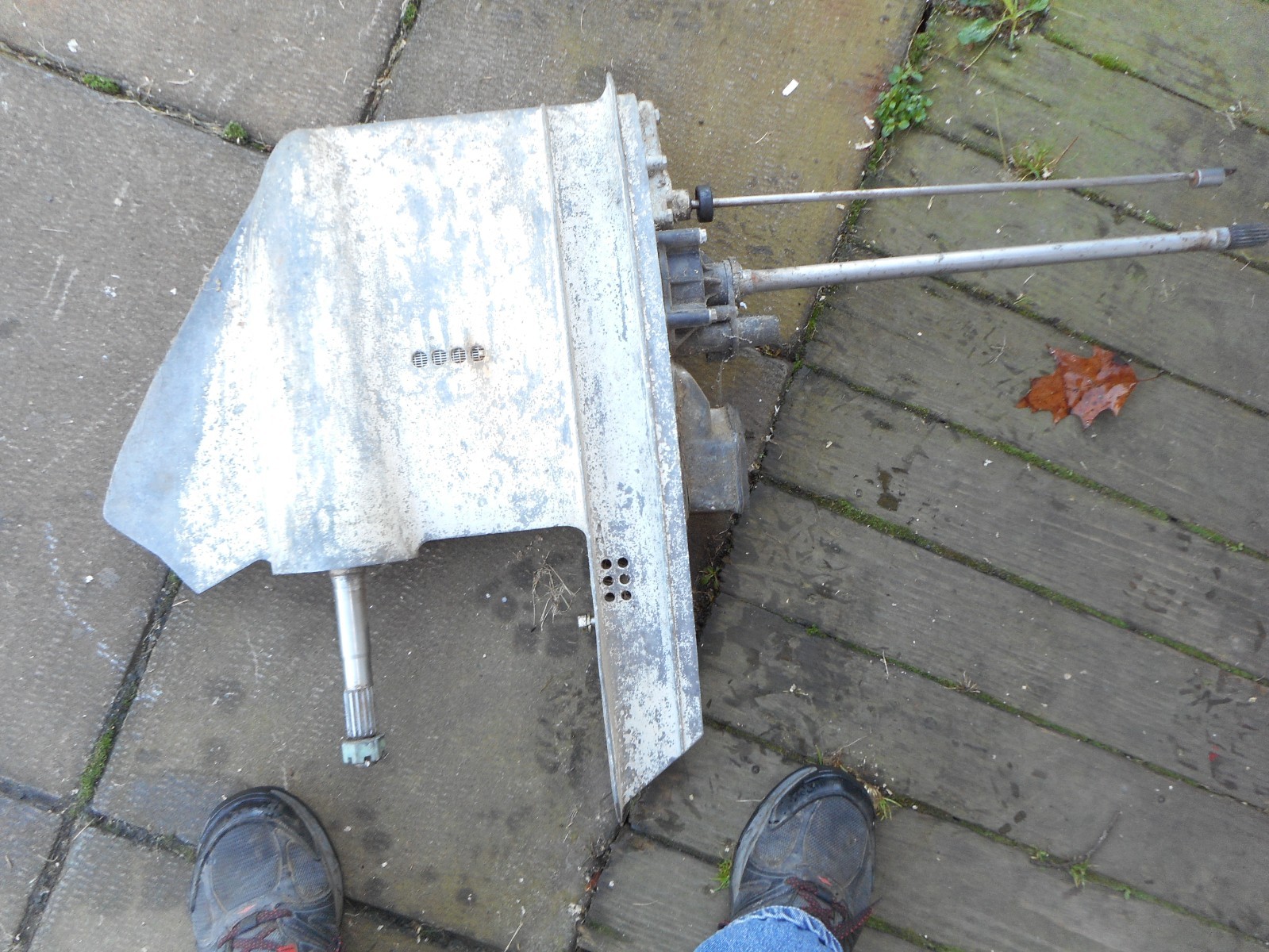 Johnson Evinrude 1978 Lower Unit 150 Six Cylinder Twenty Inch Shaft Used Johnson Evinrude 1978 Lower Unit 150 Six Cylinder Twenty Inch Shaft Used
