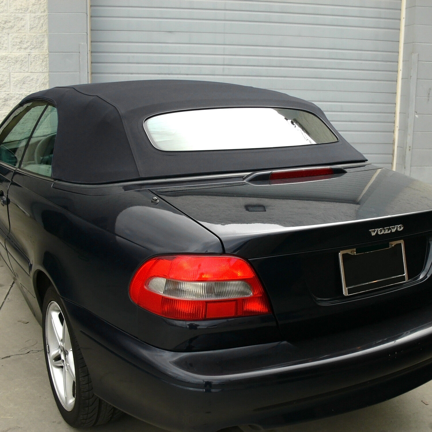 Volvo C70 Convertible Top for 1999-2006 in Black Stayfast with Glass Window