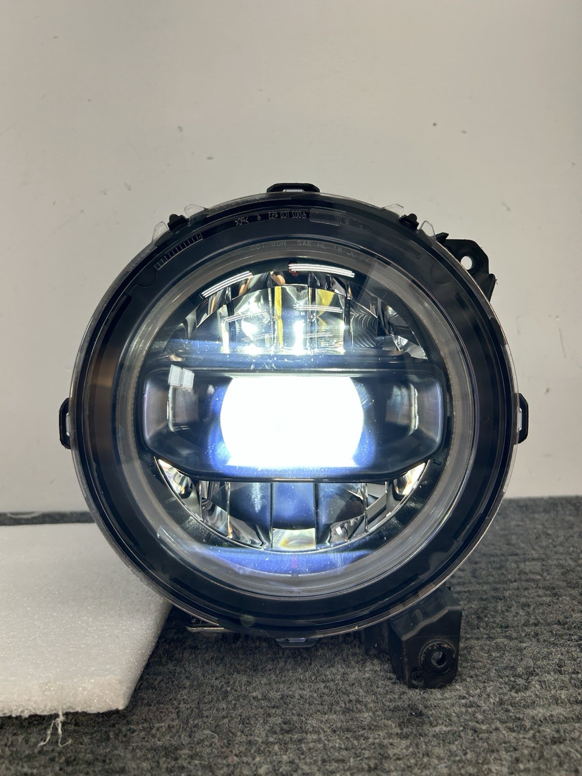 OEM 2023 - 2026 Jeep Wrangler Gladiator LED Headlight (Right/Passenger) OEM 2023 - 2026 Jeep Wrangler Gladiator LED Headlight (Right/Passenger)