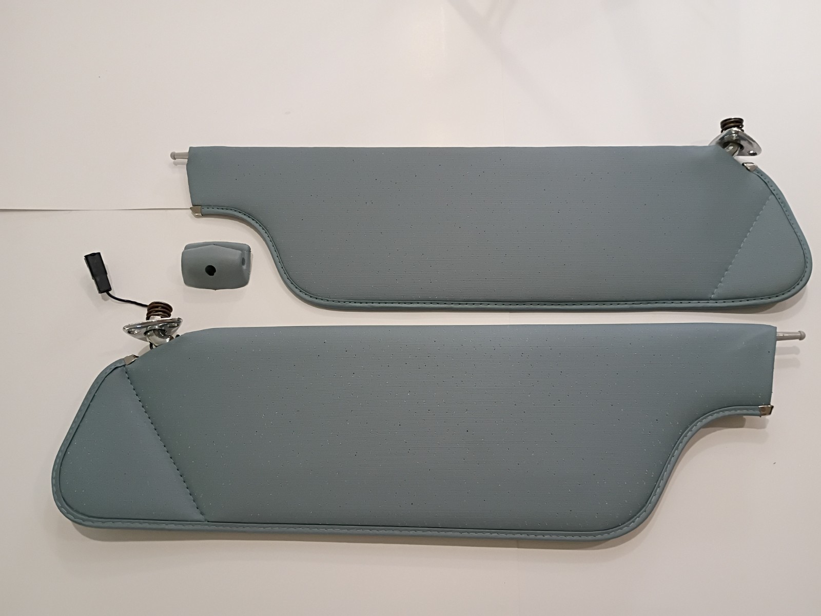1971-1978 Cadillac Eldorado 1971-1976 Deville Fleetwood Sun Visors Blue OEM 