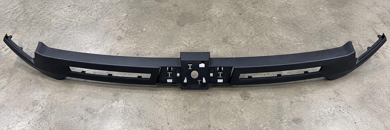 2024-2025 Chevy Silverado 2500 Center Grille Trim Piece OEM