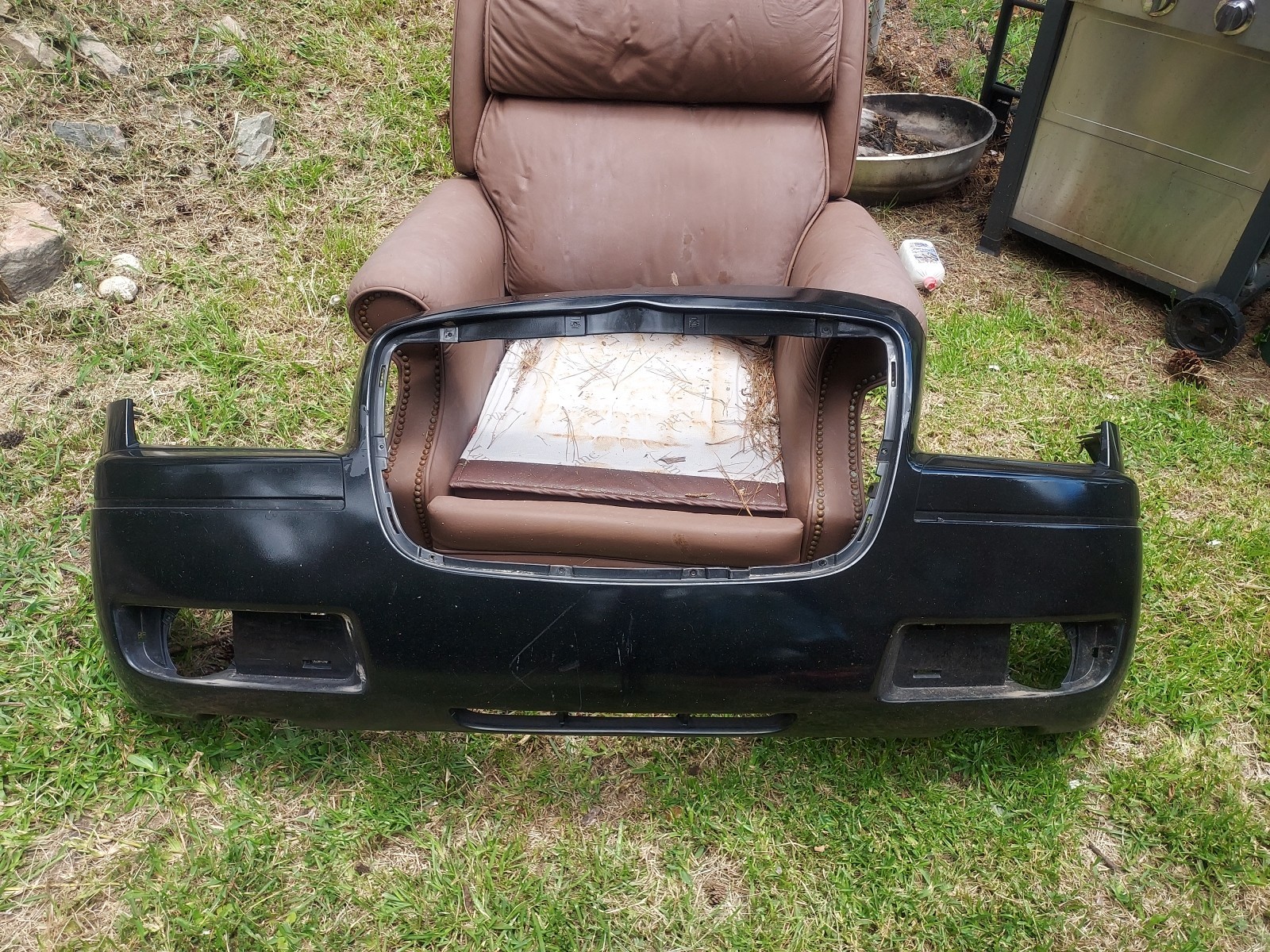 Front Bumper Cover 05-10 Chrysler 300. Used But Is In Fair Condition. Front Bumper Cover 05-10 Chrysler 300. Used But Is In Fair Condition.