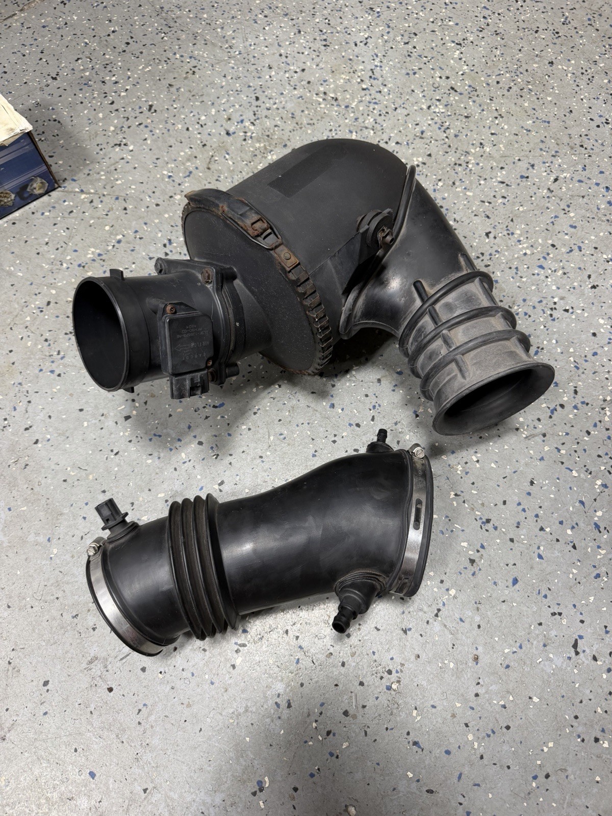 2003 2004 Mustang Svt Cobra Stock Oem Air Intake With Mass Air Sensor