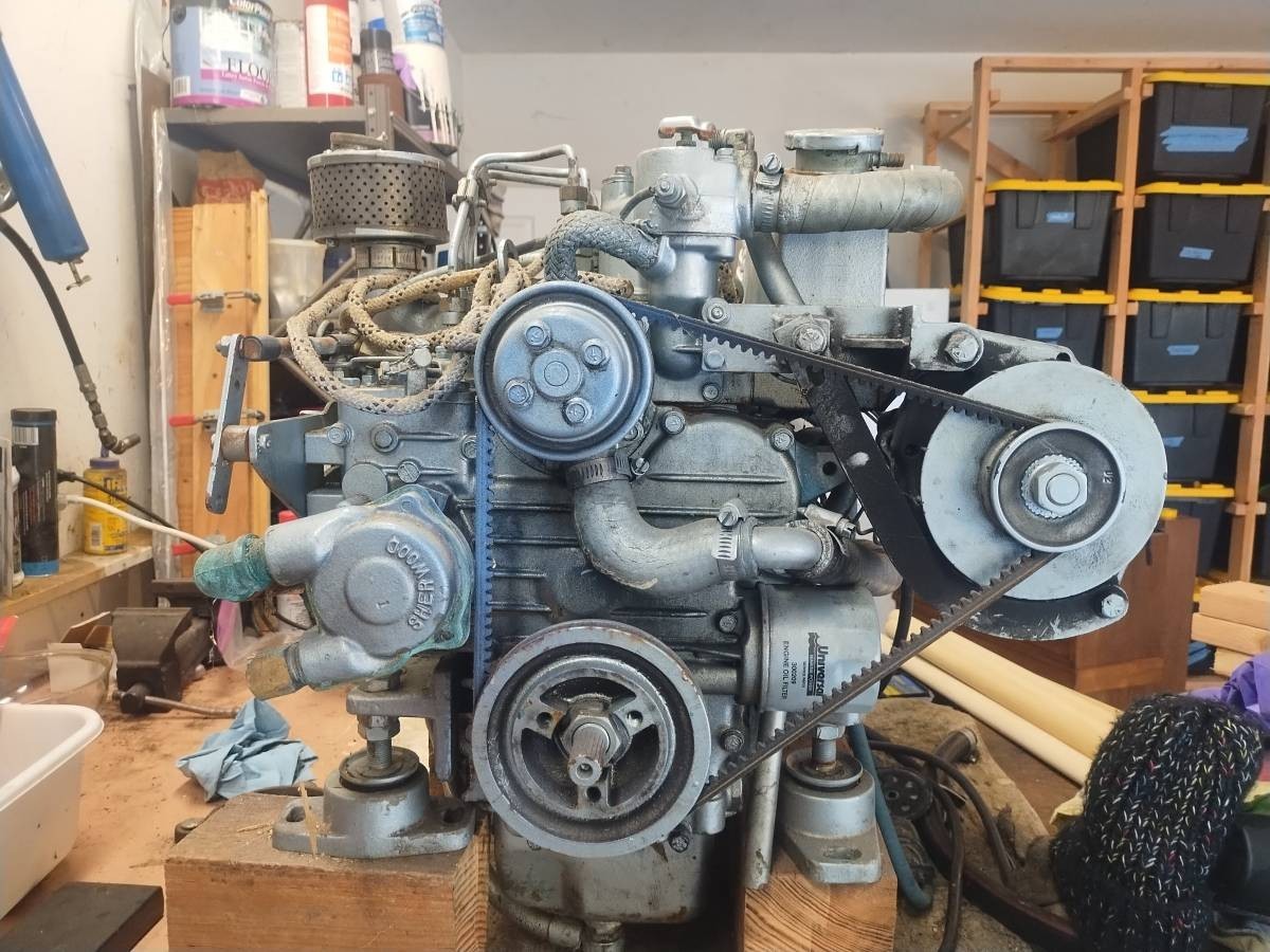 Universal M-25XP Marine Diesel Engine Universal M-25XP Marine Diesel Engine