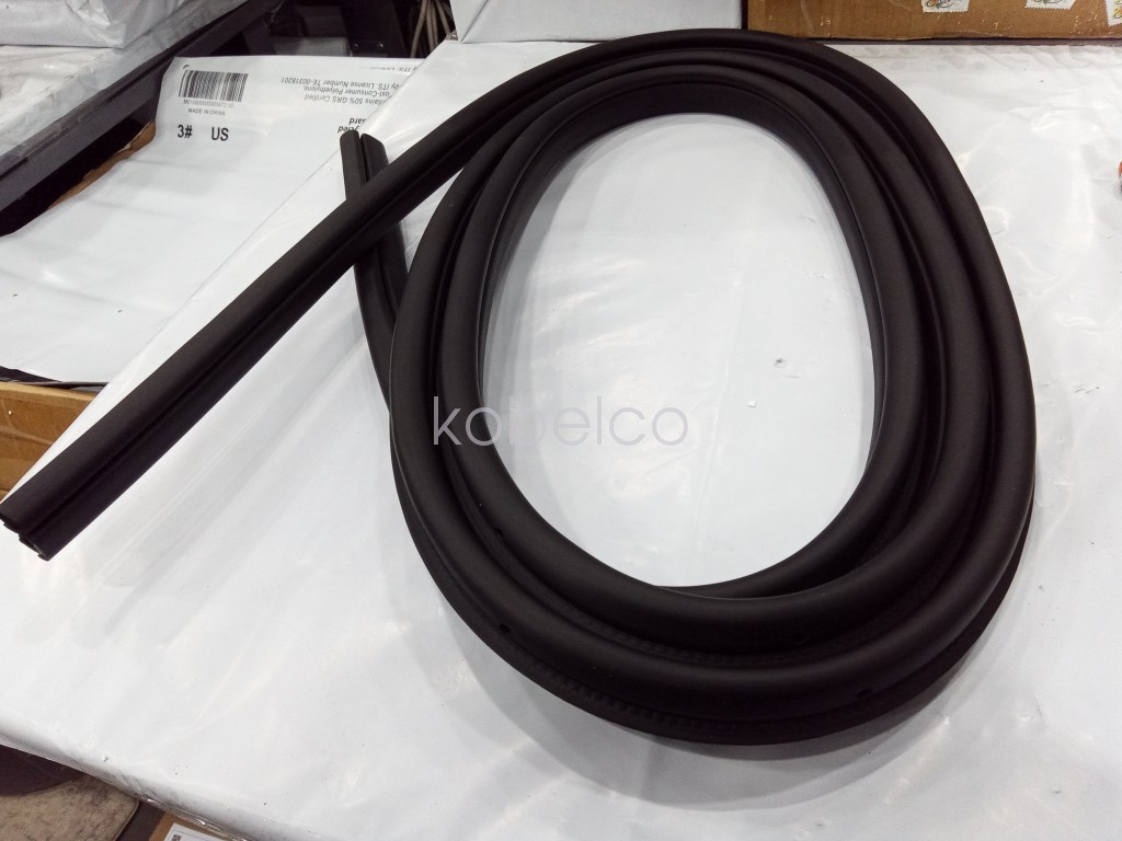 Opened box 2x Door Weatherstrip Seal Rubber Front LH & RH 1997- 04 F-150 F-250