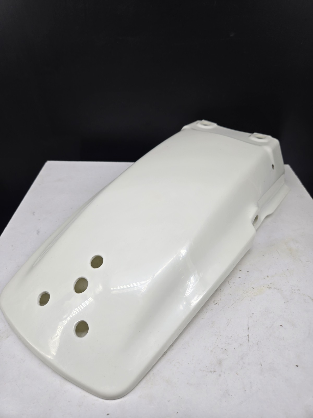 86 Honda XL250 R Rear Fender NOS OEM 80100-KL4-670 ZE
