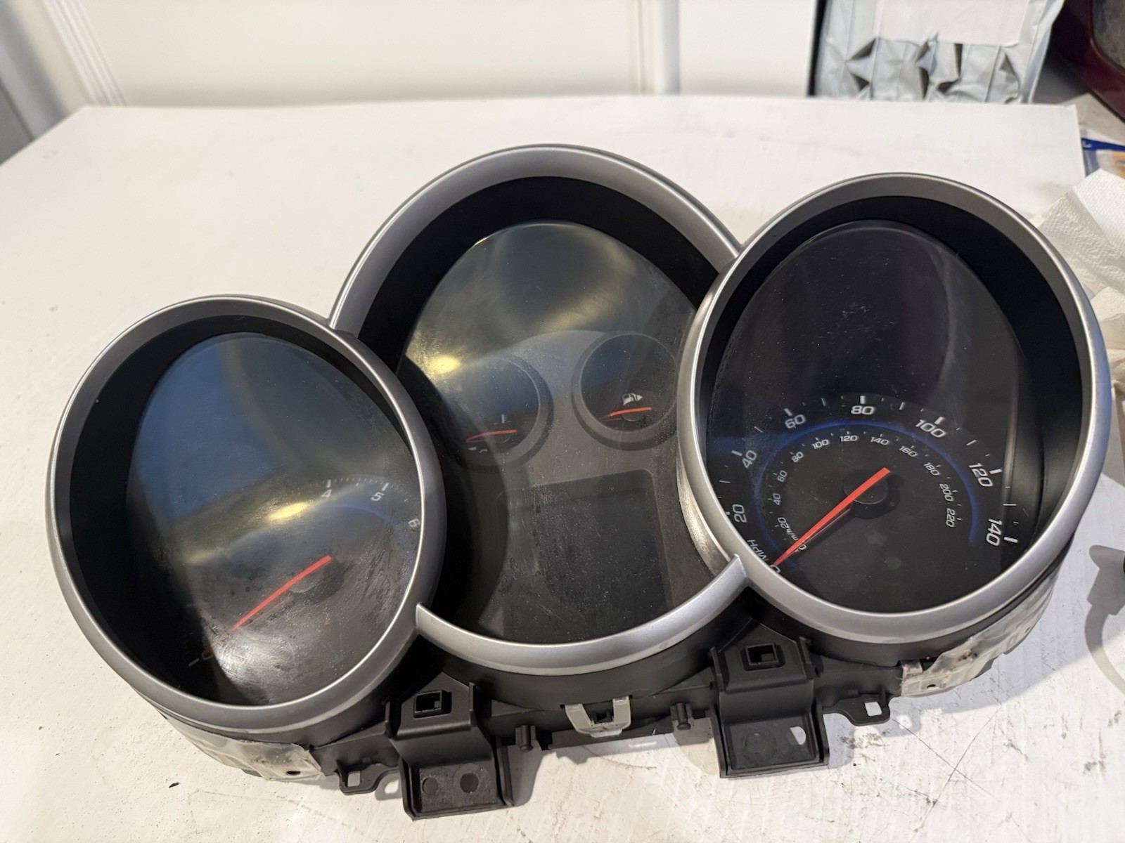 2011-2013 CHEVROLET CRUZE Speedometer Gauge Cluster OEM MILES 199,342 2011-2013 CHEVROLET CRUZE Speedometer Gauge Cluster OEM MILES 199,342