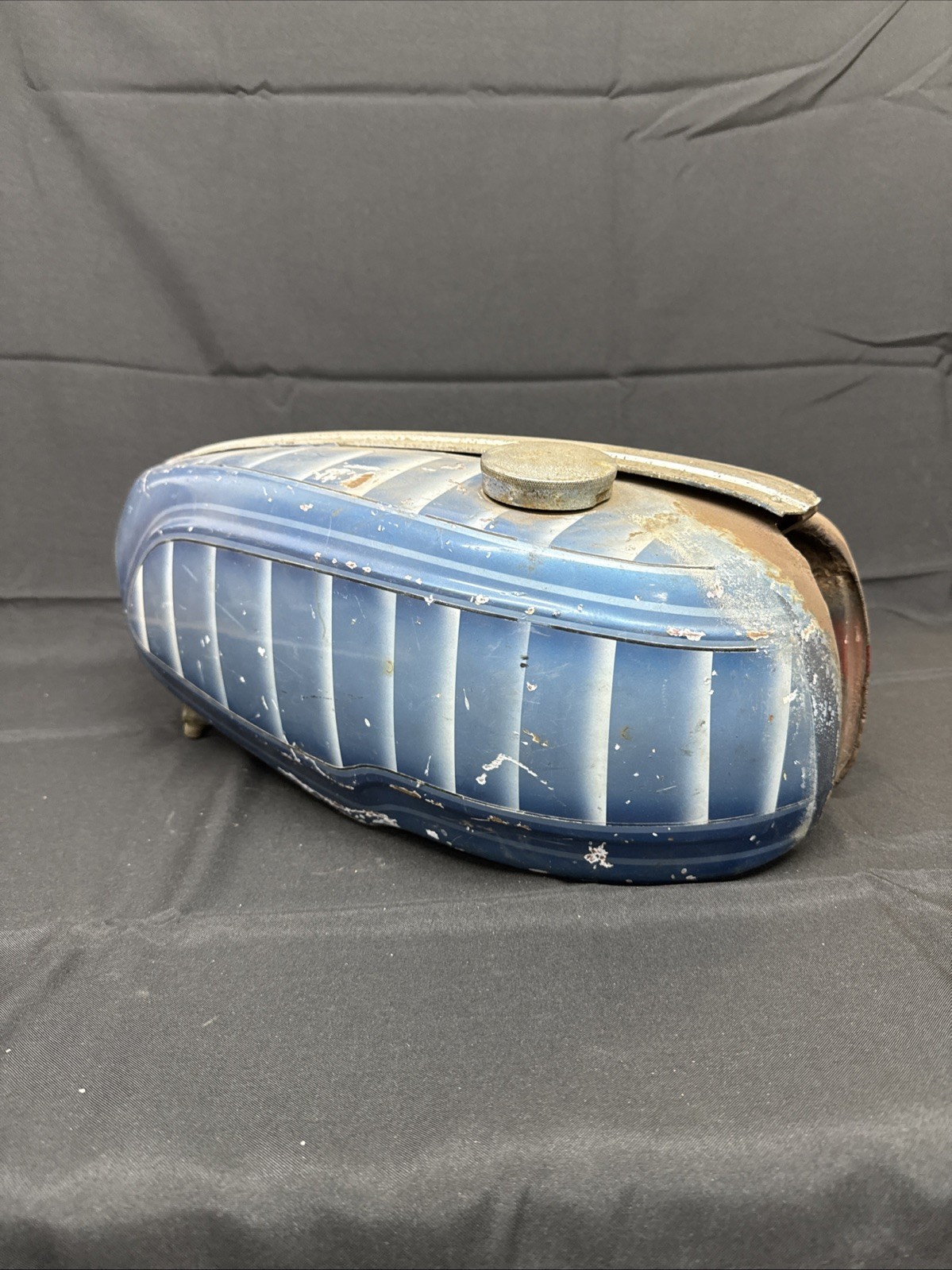 Vintage British Motorcycle Tank CENTER MOUNT Triumph Norton BSA Twin Harley Vintage British Motorcycle Tank CENTER MOUNT Triumph Norton BSA Twin Harley