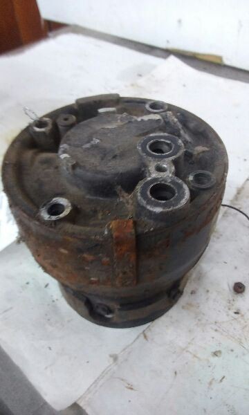 75-90 Chevrolet Corvette AC Compressor 8-350 75-90 Chevrolet Corvette AC Compressor 8-350