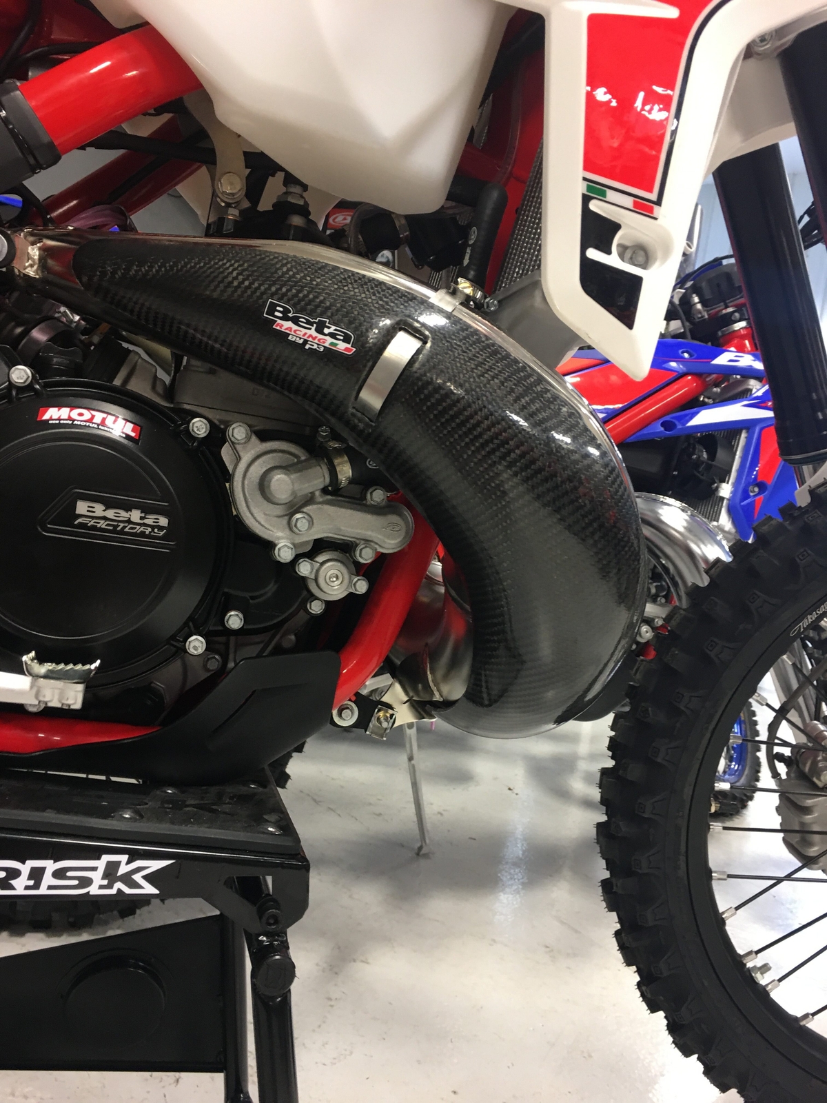 P3 Carbon MAXCoverage Pipe Guard Stock For BETA 250 300 RR RX 2019-2022 P3 Carbon MAXCoverage Pipe Guard Stock For BETA 250 300 RR RX 2019-2022