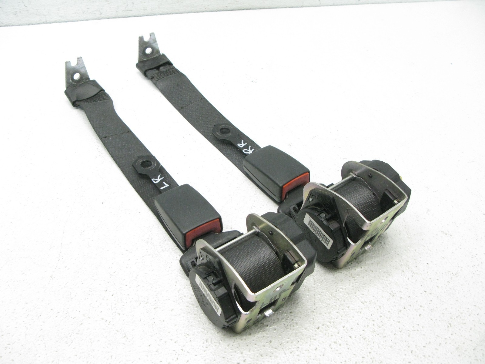 2007-2015 Jaguar Xk Xkr Convertible Rear Seatbelt Driver Passenger Pair 101823