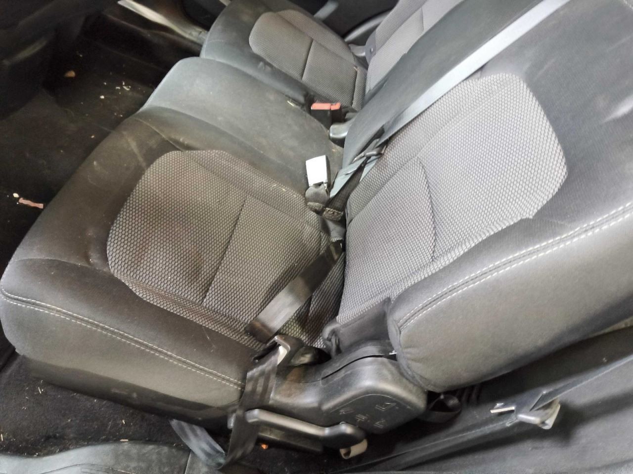 (LOCAL PICKUP ONLY) EXPLORER  2019 Seat Rear 600389