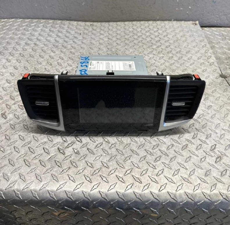 2016-2019 Honda Pilot EX-L Radio Receiver Display Screen With Navigation OEM 2016-2019 Honda Pilot EX-L Radio Receiver Display Screen With Navigation OEM
