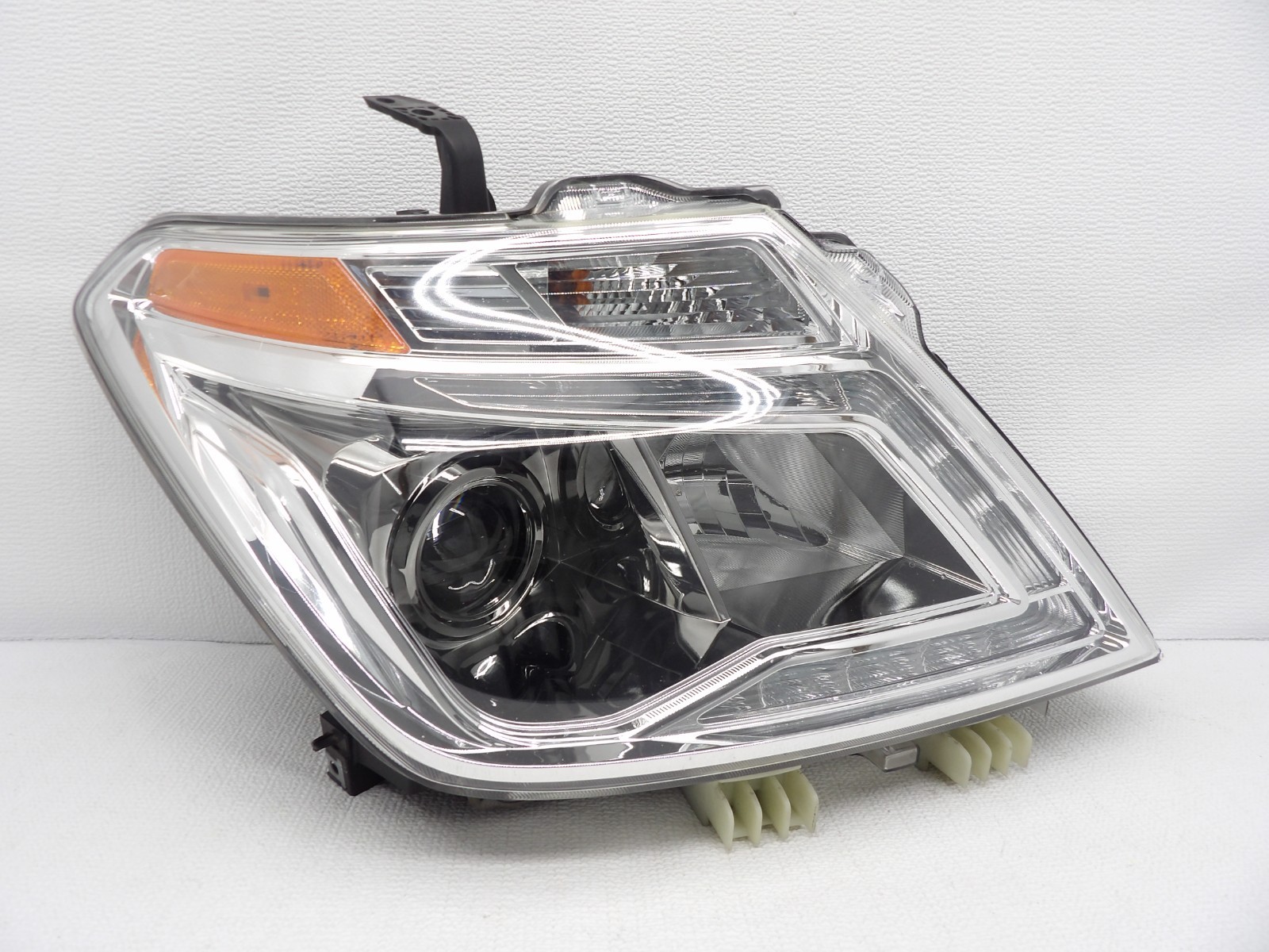 2017-2020 Nissan Armada Halogen w/LED DRL Headlight Right/Passenger RH OEM