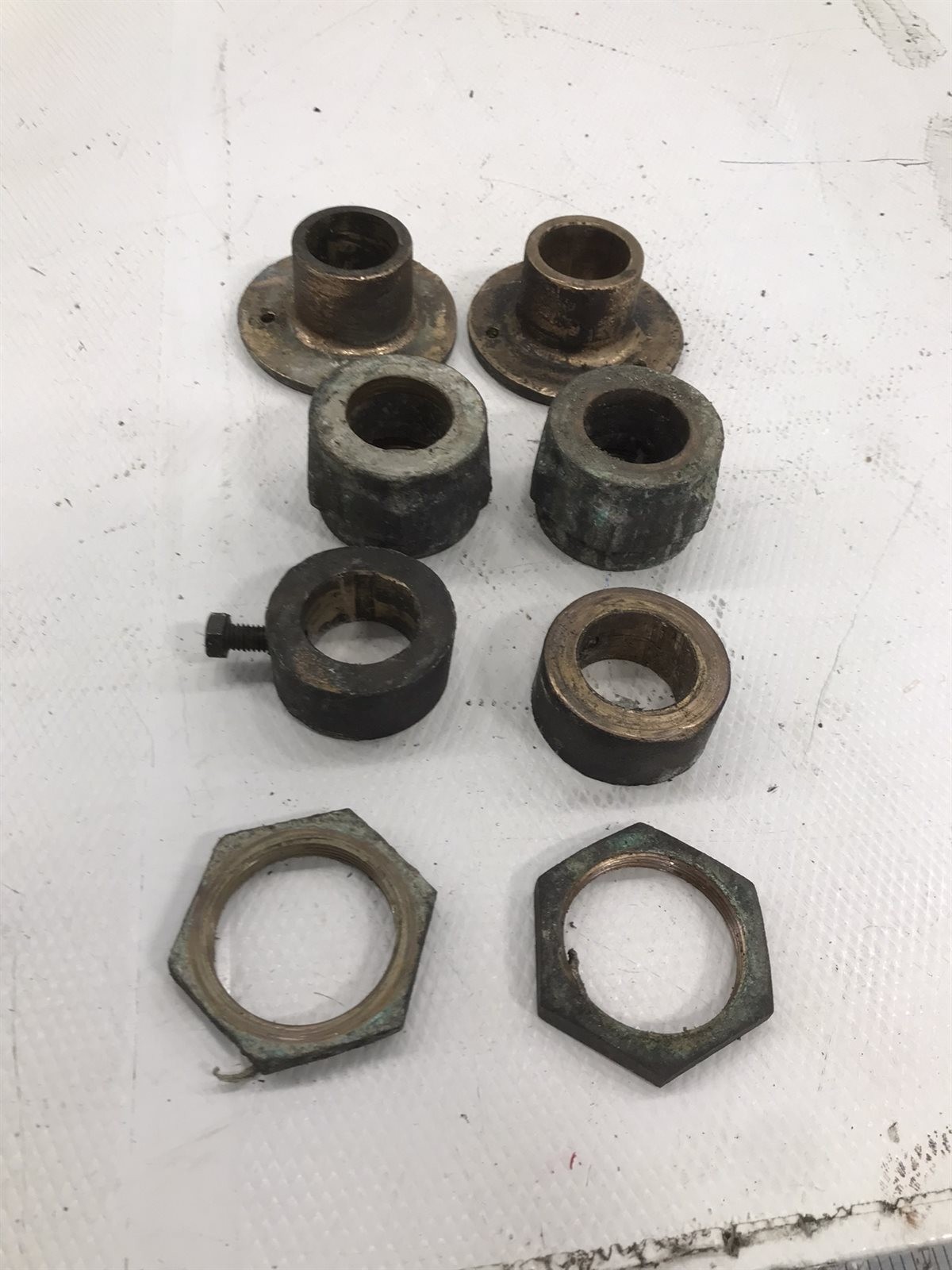 88 Wellcraft Gran Sport 3400 Boat rudder shaft seal nuts clamps fittings 1.25 in