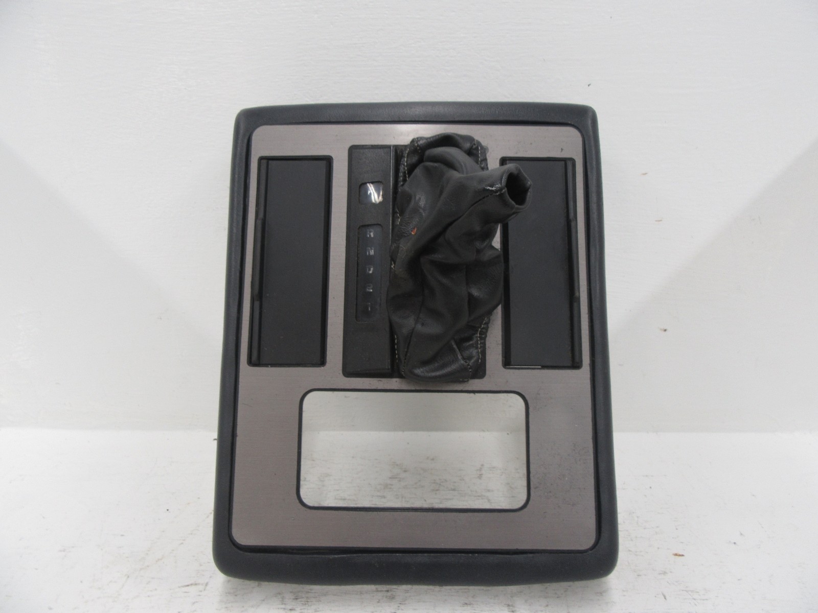 1984-1988 Pontiac Fiero Center Console Automatic Shifter Bezel Oem Used *BROKE* 1984-1988 Pontiac Fiero Center Console Automatic Shifter Bezel Oem Used *BROKE*