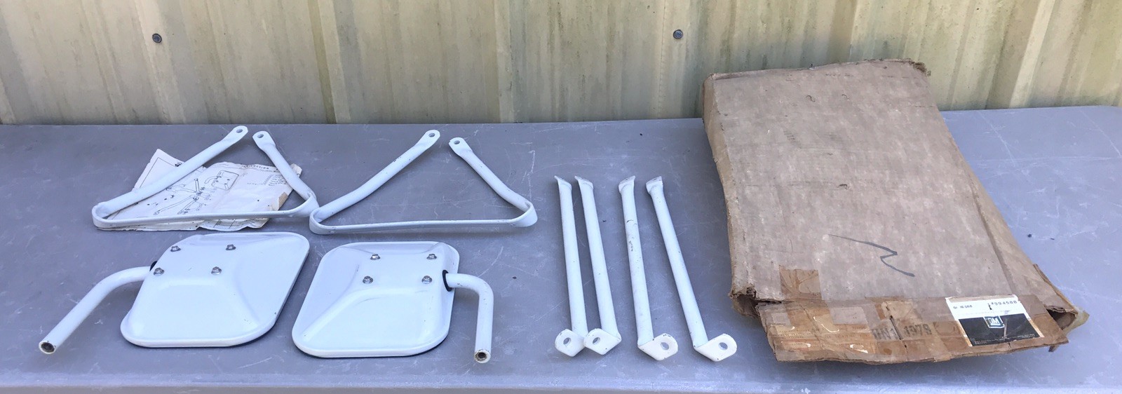 NOS 1973-1987 CHEVY GMC TRUCK CAMPER MIRRORS WHITE PAINTED PAIR GM ACCESSORY NOS 1973-1987 CHEVY GMC TRUCK CAMPER MIRRORS WHITE PAINTED PAIR GM ACCESSORY