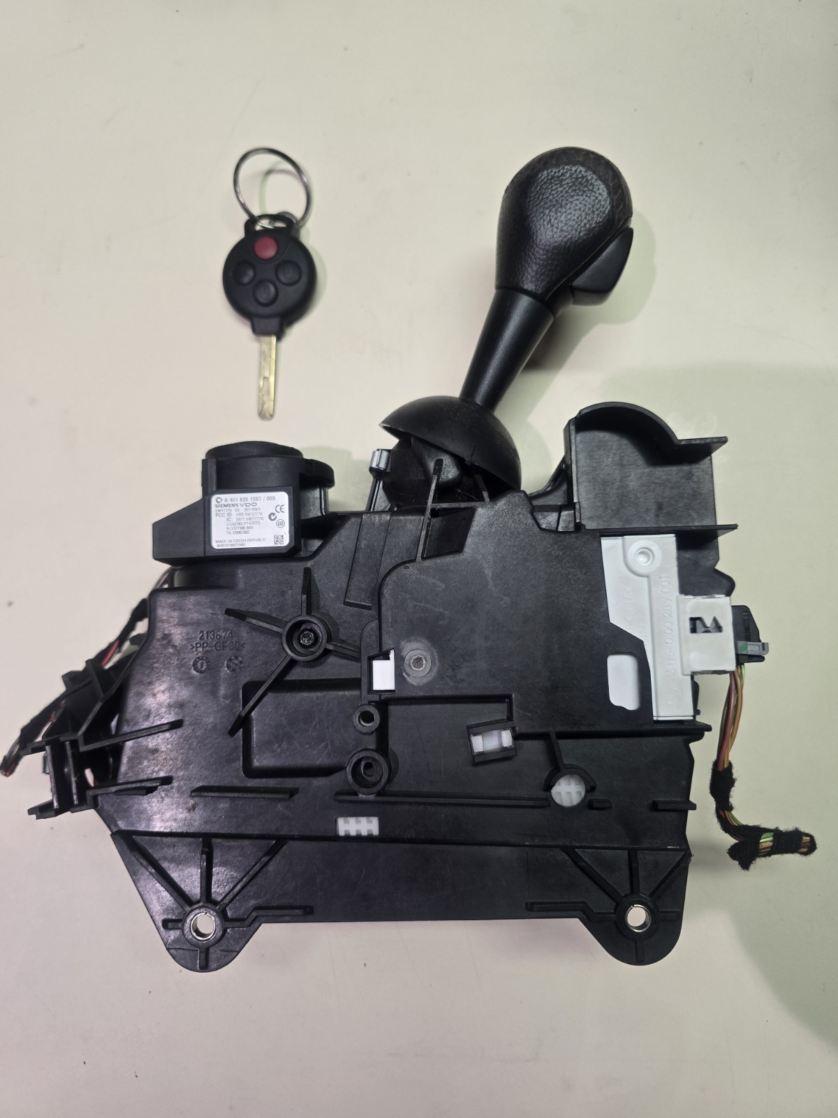 08-15 SMART FORTWO AUTO GEAR SELECTOR SHIFTER IGNITION SWITCH W/KEY A4512600409 08-15 SMART FORTWO AUTO GEAR SELECTOR SHIFTER IGNITION SWITCH W/KEY A4512600409