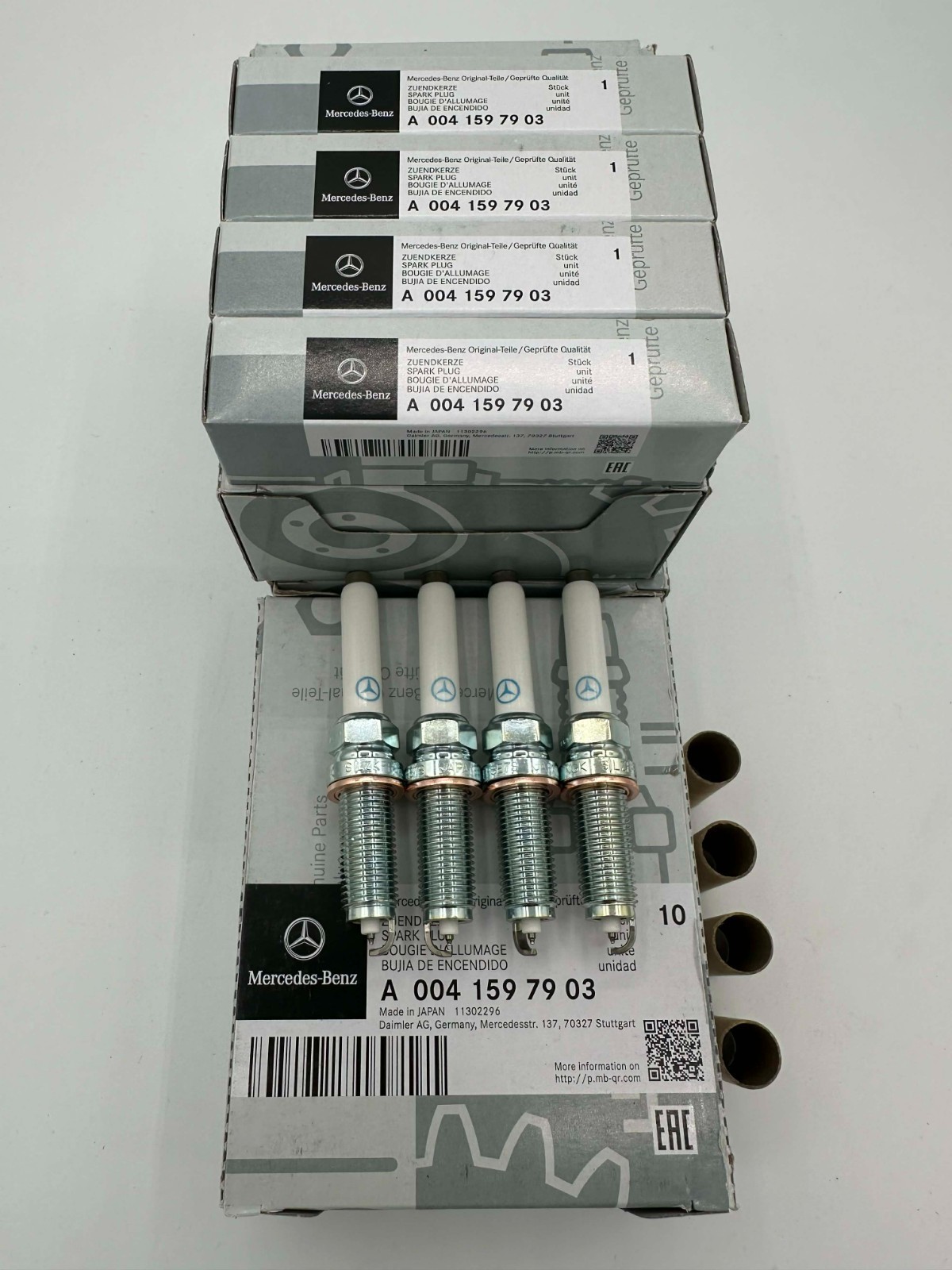 New Genuine OEM Mercedes A0041597903 - Set of 4 Spark Plugs ** US SHIPS FREE