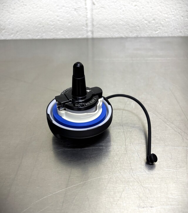 BMW Genuine BMW Gas Cap | Filler Cap 16117470341