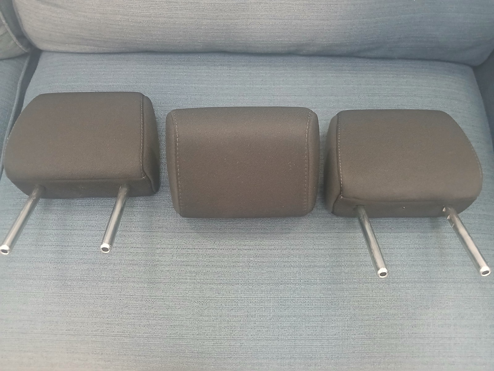 2013-2016 Mazda CX-5 Rear Headrest 3pc Set Left Right Center Black Cloth OEM 2013-2016 Mazda CX-5 Rear Headrest 3pc Set Left Right Center Black Cloth OEM