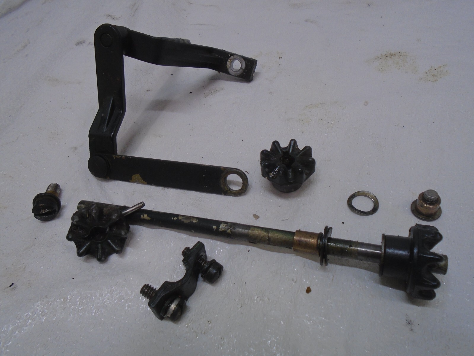 1971 GAMEFISHER 217-58820 7.5HP THROTTLE CONTROL LINKAGE ESKA OUTBOARD MOTOR