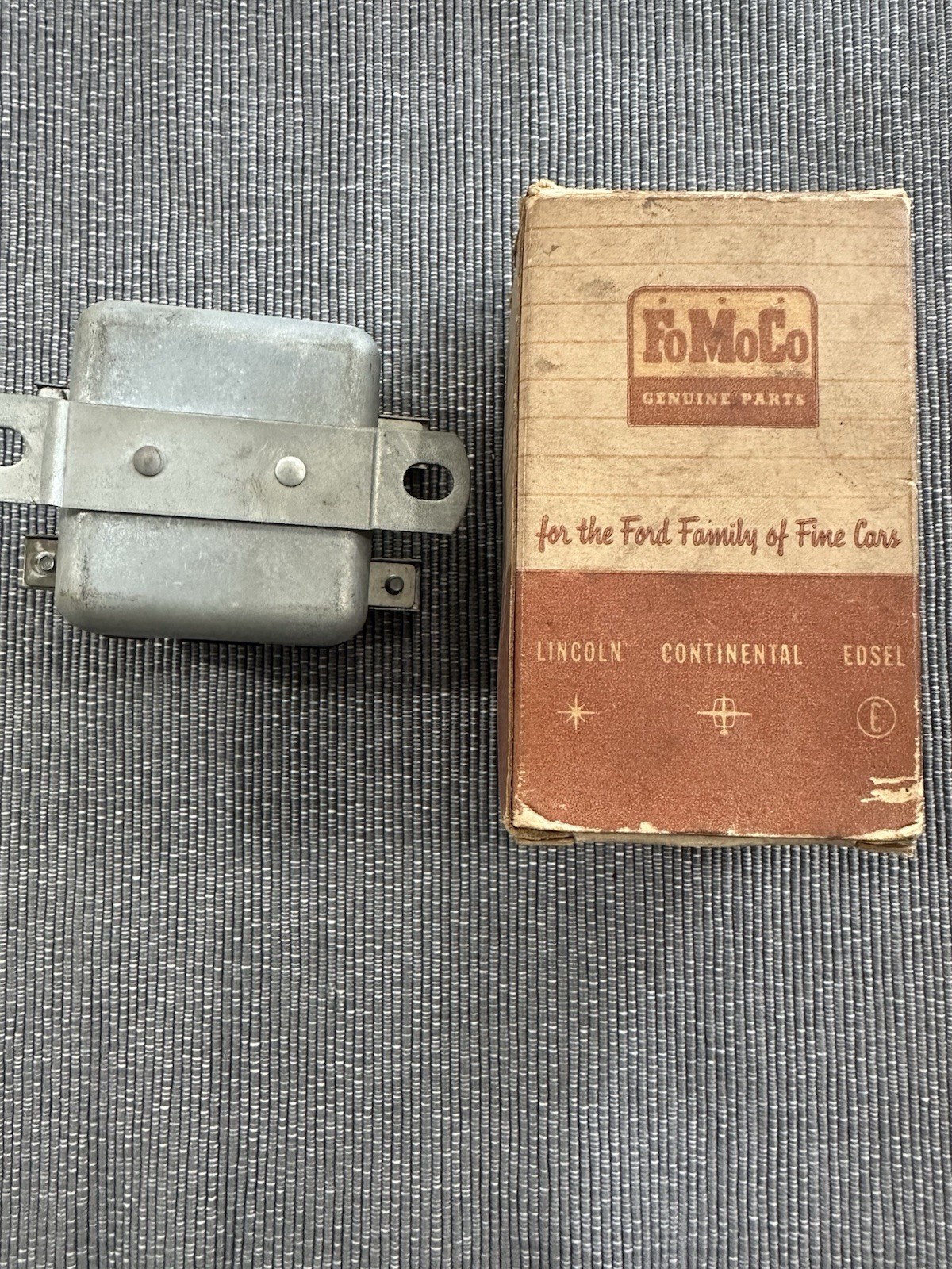 1957 Ford Thunderbird Nos Dial O Matic seat relay ( memory seat ) 1957 Ford Thunderbird Nos Dial O Matic seat relay ( memory seat )