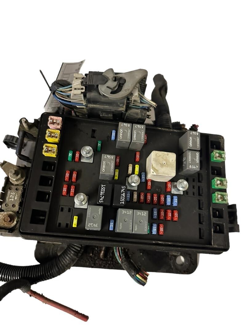2004-2005 GMC Envoy XUV Fuse Box Engine OEM