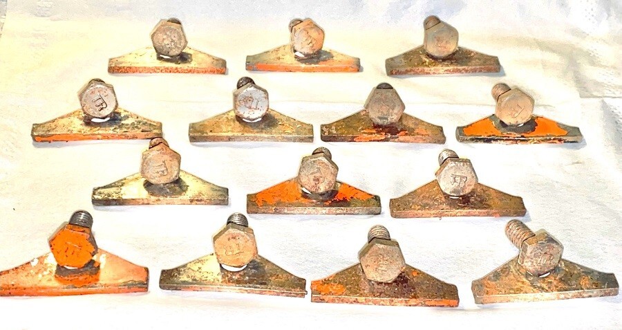 1965-72 SS396-SS427 Chevy BB valve cover, 1 set TR bolts/tabs GM Original 1965-72 SS396-SS427 Chevy BB valve cover, 1 set TR bolts/tabs GM Original