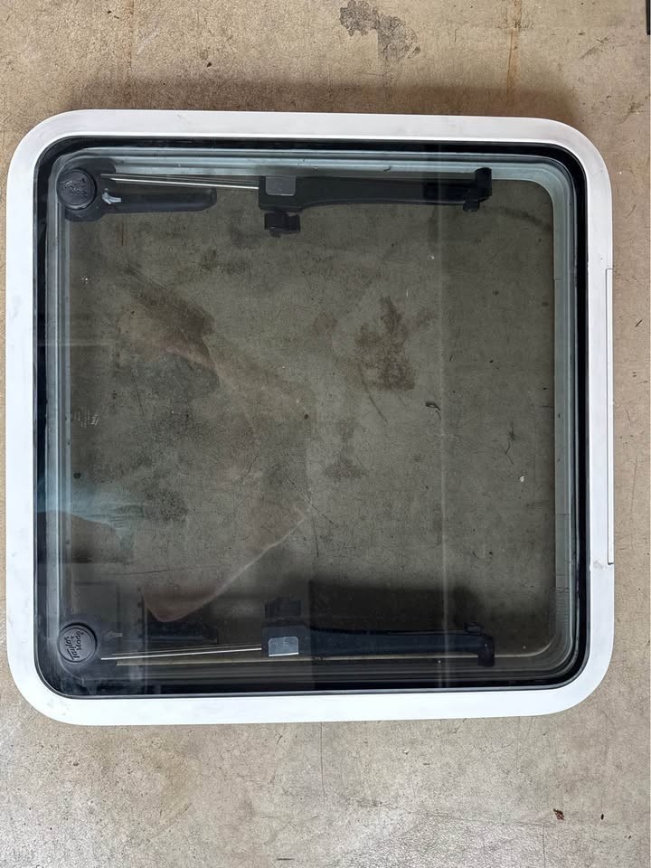 Taylor Made Ultra II 20x20 Deck Hatch from Sea Ray Sundancer Taylor Made Ultra II 20x20 Deck Hatch from Sea Ray Sundancer