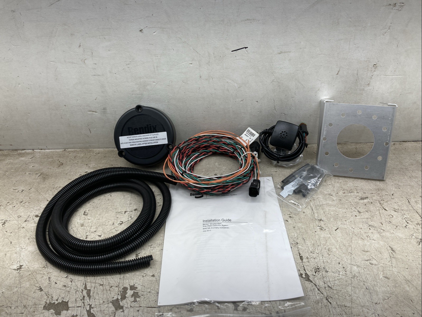 Genuine Bendix Side Radar Assembly 83251-701N (New Old Stock) Genuine Bendix Side Radar Assembly 83251-701N (New Old Stock)