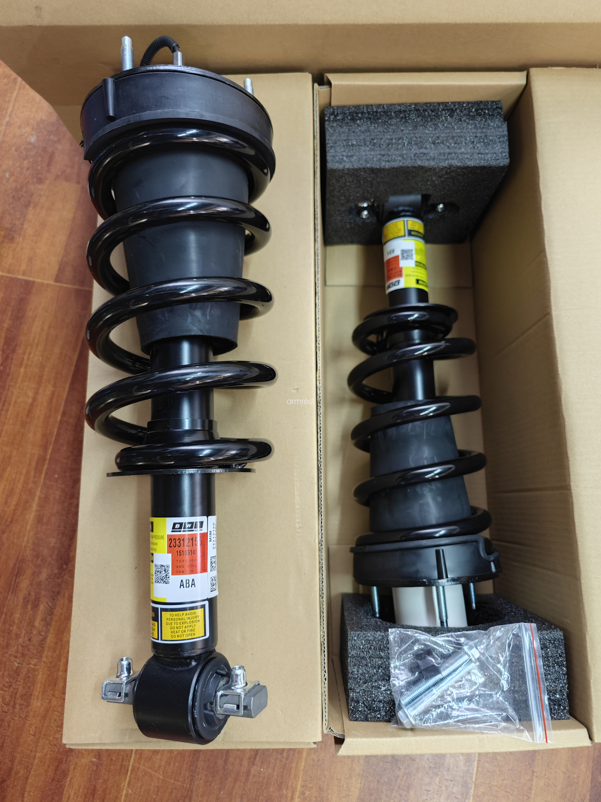 Pair Front Shock Struts Assys 84176631 For Escalade Yukon Denali MagneRide OEM Pair Front Shock Struts Assys 84176631 For Escalade Yukon Denali MagneRide OEM