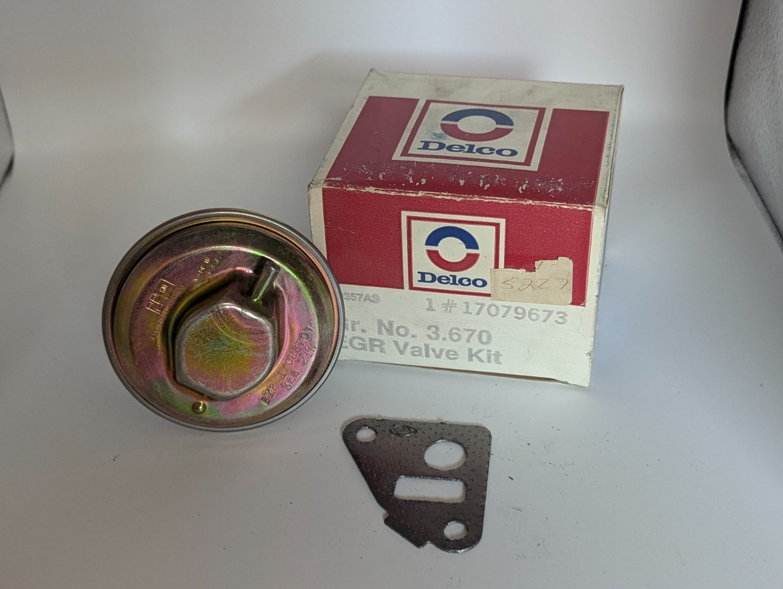 EGR Valve KIT - DELCO 17079673 - NOS - 1978-86 Camaro/Firebird and more EGR Valve KIT - DELCO 17079673 - NOS - 1978-86 Camaro/Firebird and more
