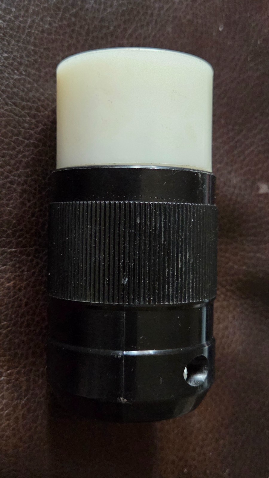 Marinco L14-30R is a 30A, 125/250V 3-pole/4-wire female twist-lock connector Marinco L14-30R is a 30A, 125/250V 3-pole/4-wire female twist-lock connector