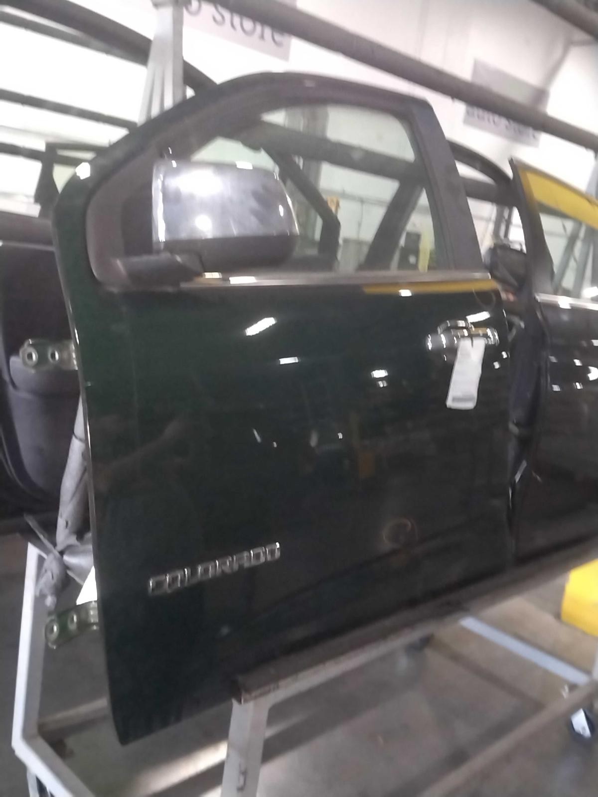 2015 Chevrolet Colorado Left Door Green OEM 23360172, 130k Miles