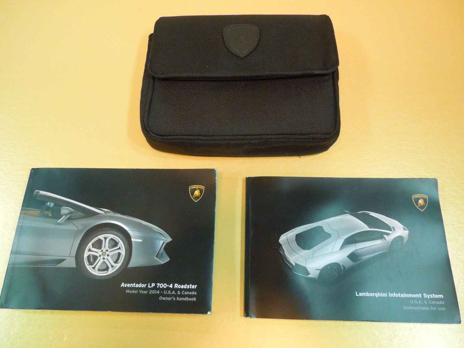 2014 LAMBORGHINI AVENTADOR LP 700-4 ROADSTER OWNERS MANUAL WITH CASE