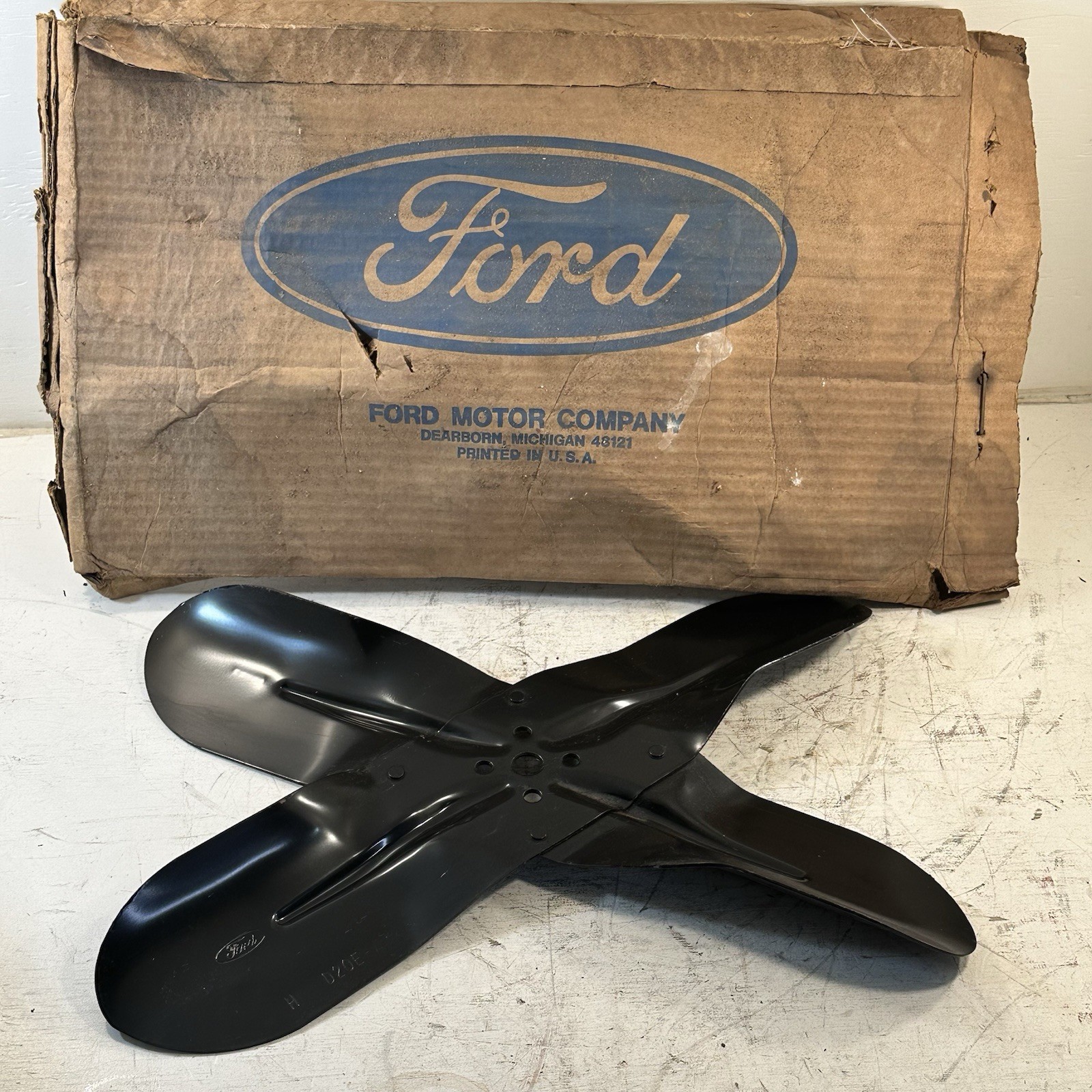 New Vintage OEM Ford Torino 302 351C V8 Engine 4-Blade Fan w/SERP H D2OE-AB New Vintage OEM Ford Torino 302 351C V8 Engine 4-Blade Fan w/SERP H D2OE-AB