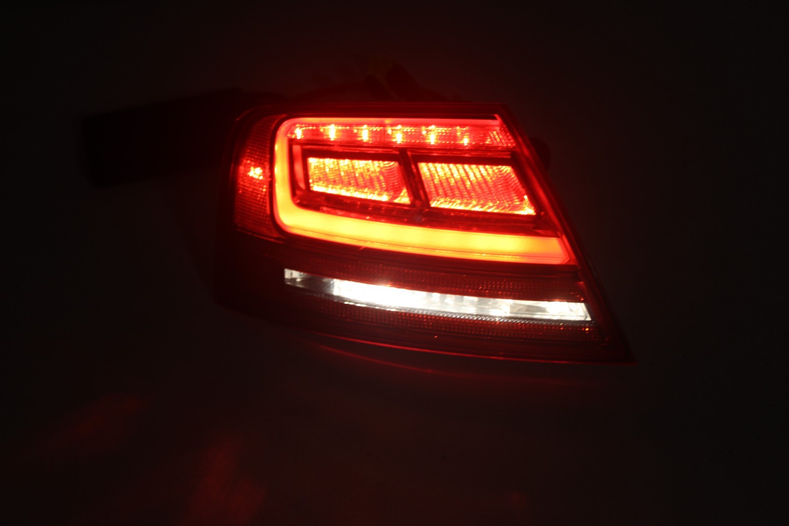 11-14 AUDI A8 DRIVER LEFT LED QUARTER MOUNT TAILLIGHT TAIL LIGHT LAMP 11-14 AUDI A8 DRIVER LEFT LED QUARTER MOUNT TAILLIGHT TAIL LIGHT LAMP