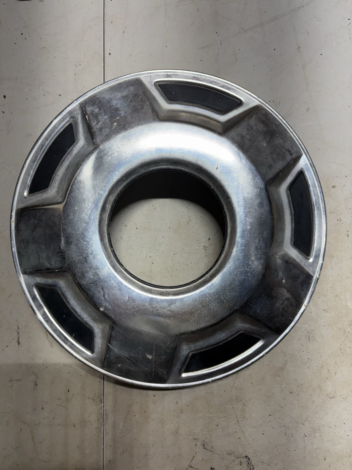 OEM 1976-1991 Ford F150 Truck, Bronco, E150 Van, 4x4 Front Hubcap, 10.5 Inch OEM 1976-1991 Ford F150 Truck, Bronco, E150 Van, 4x4 Front Hubcap, 10.5 Inch