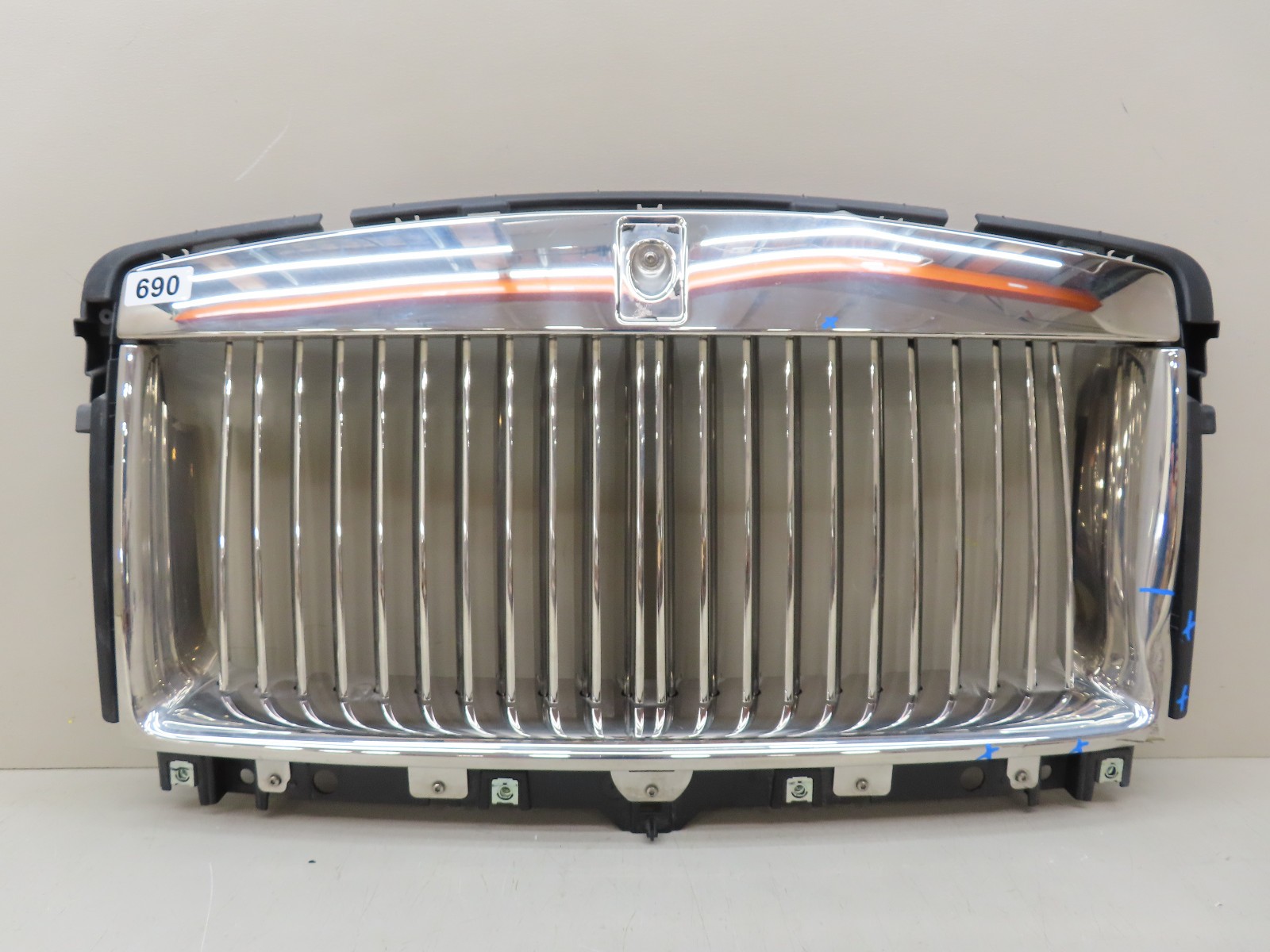 2010-2014 ROLLS ROYCE GHOST FRONT RADIATOR GRILLE CHROME OEM 7234938 2010-2014 ROLLS ROYCE GHOST FRONT RADIATOR GRILLE CHROME OEM 7234938