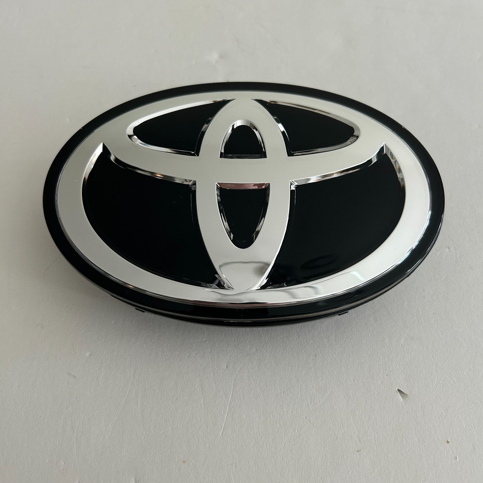 Black Front Grille Emblem for Toyota Corolla Venza 2019-2024 LE XLE SE
