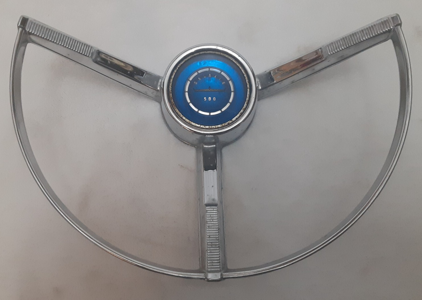 ** ( 1 ) Vintage 1963-64 Ford Galaxie 500 Horn Ring C3AA-13A800/H29208 ** ( 1 ) Vintage 1963-64 Ford Galaxie 500 Horn Ring C3AA-13A800/H29208