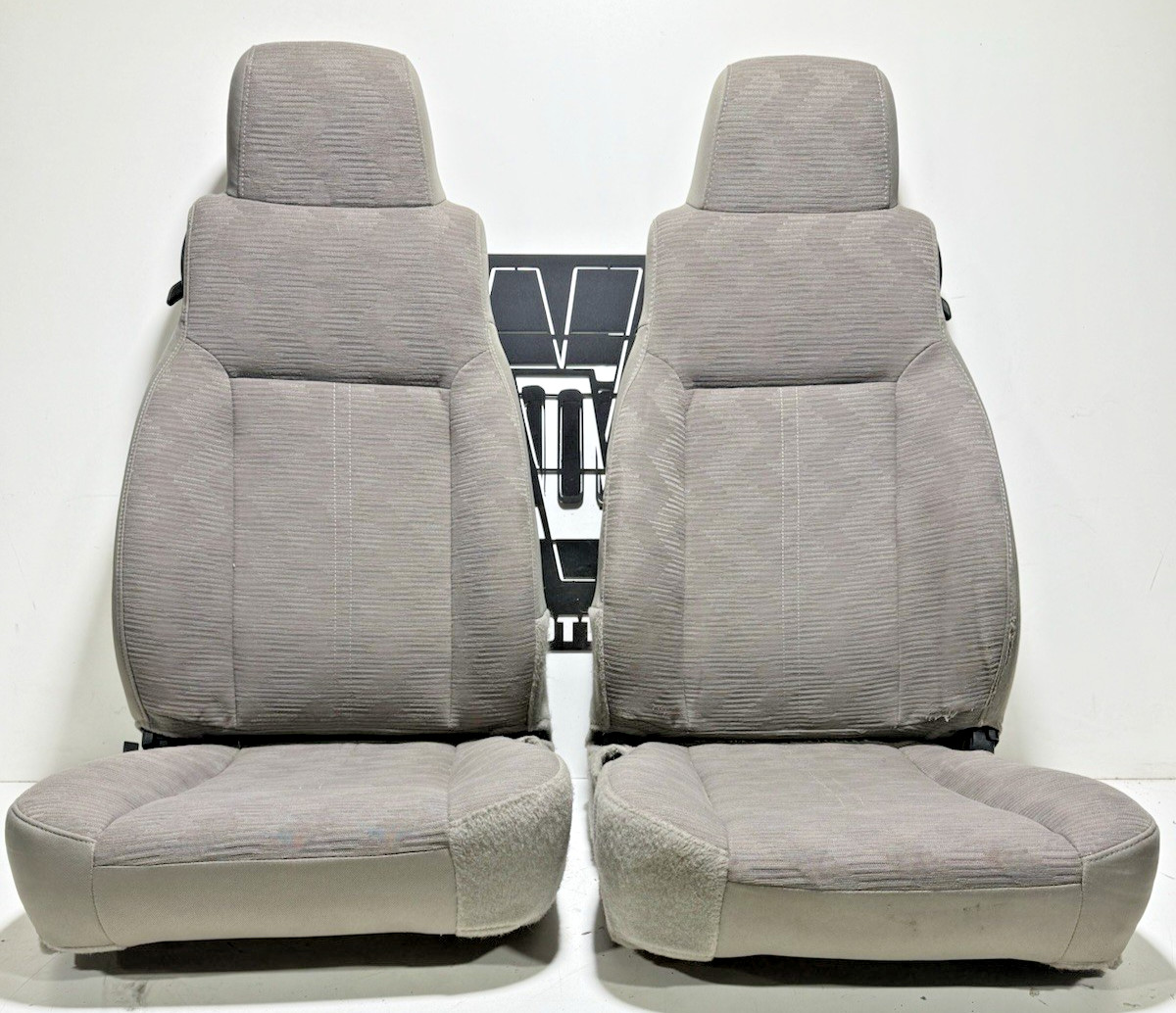 03-06 Jeep TJ Wrangler Driver & Passenger Front SEATS LIGHT KHAKI PAIR